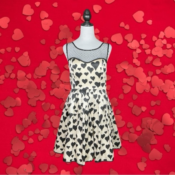 Modcloth Dresses & Skirts - ModCloth Minuet Black & Antique White Heart Print Mesh Yoke Organza Dress Size L